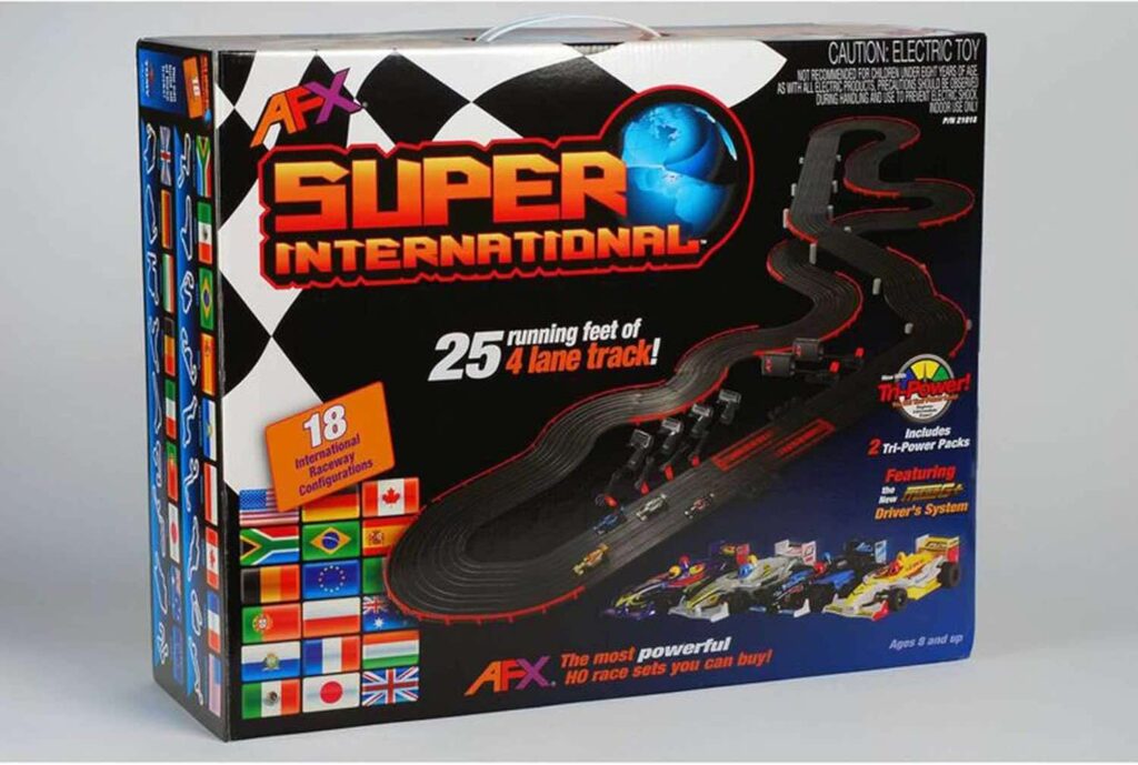 Boxed set of AFX 21018 Super International